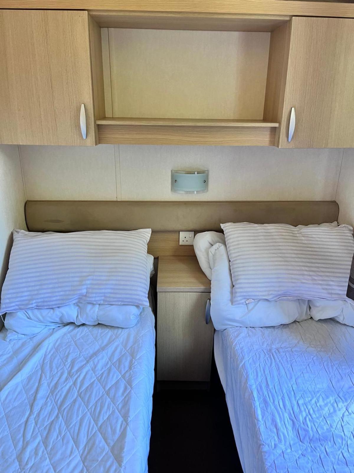 Van Number 123 Beautiful Caravan Sleeps 4 Aberystwyth Extérieur photo